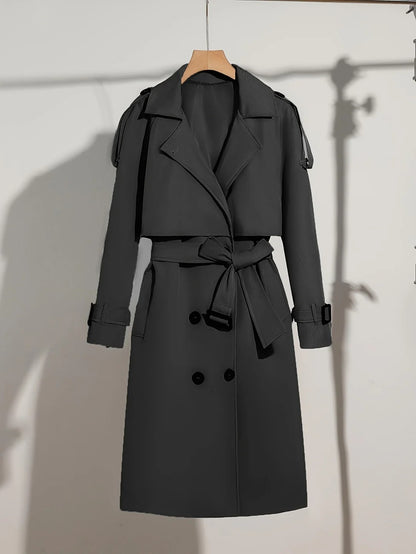 Eleganter Langer Trenchcoat mit Schulterriemen für Damen | Ideal für den Winter